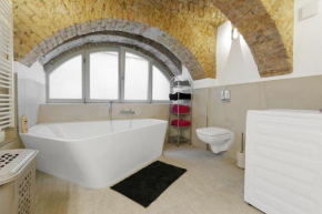 LUXURY Maisonette Duplex 2 floors,2 full bath Mitte City Center